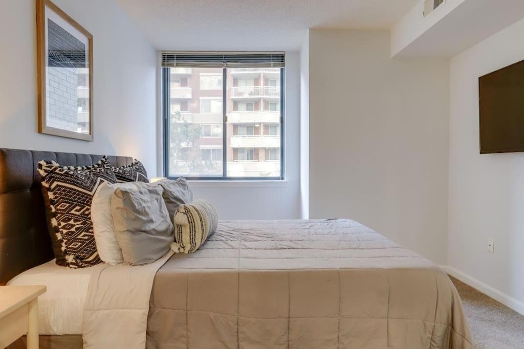 Sensational 1 Bedroom Condo At Ballston Place With Gym Arlington Eksteriør bilde