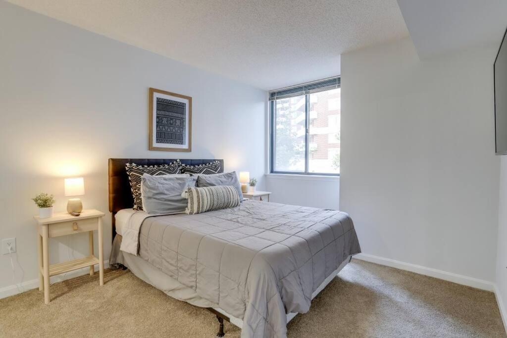 Sensational 1 Bedroom Condo At Ballston Place With Gym Arlington Eksteriør bilde