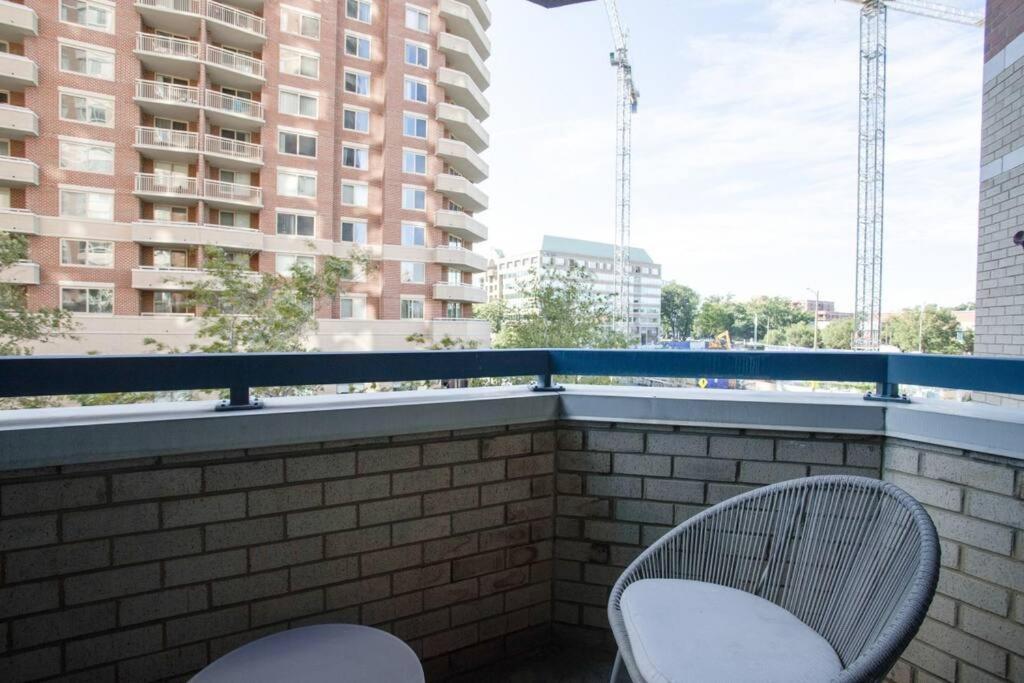 Sensational 1 Bedroom Condo At Ballston Place With Gym Arlington Eksteriør bilde