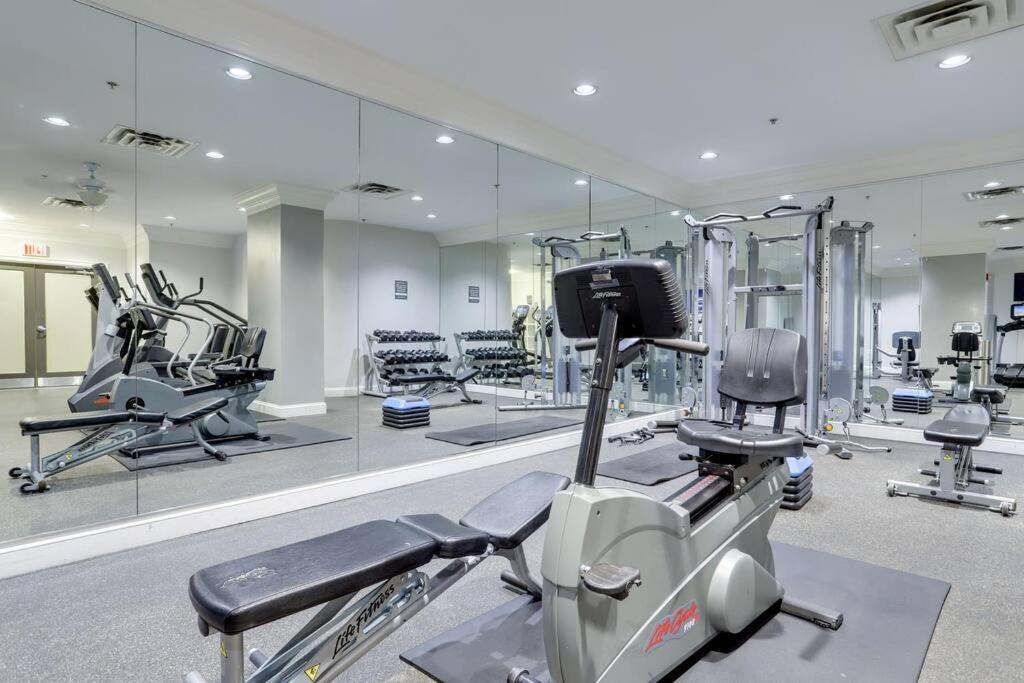 Sensational 1 Bedroom Condo At Ballston Place With Gym Arlington Eksteriør bilde