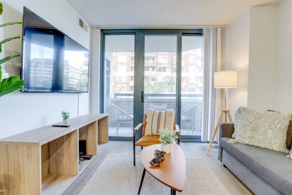 Sensational 1 Bedroom Condo At Ballston Place With Gym Arlington Eksteriør bilde