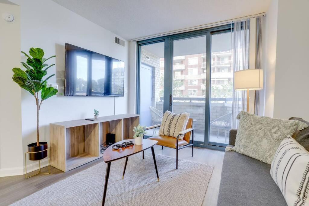 Sensational 1 Bedroom Condo At Ballston Place With Gym Arlington Eksteriør bilde