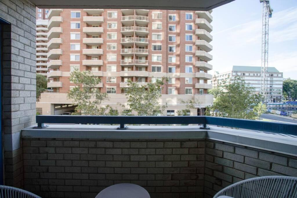 Sensational 1 Bedroom Condo At Ballston Place With Gym Arlington Eksteriør bilde